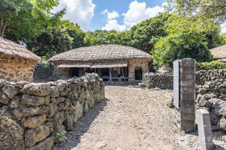 제주_성읍마을_고창환_고택_1_공공1유형.jpg