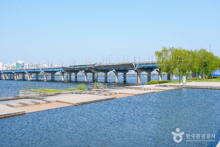 여의도_물빛광장_3_공공1유형.jpg