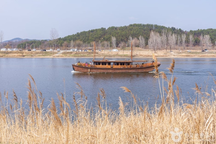 부여백마강유람선_1_공공3유형.jpg