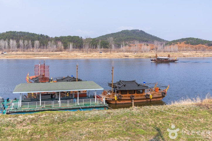 부여백마강유람선_2_공공3유형.jpg