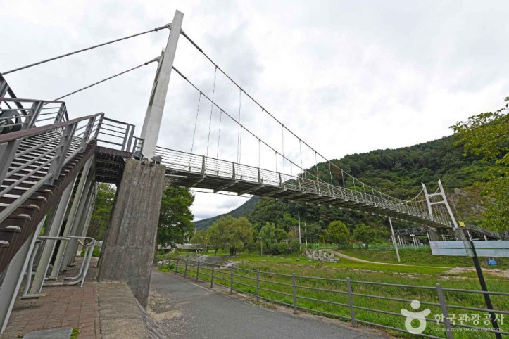 강촌_출렁다리공원_4_공공3유형.JPG