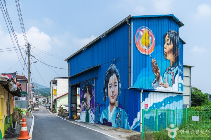 이인_벽화_마을_1_공공3유형.jpg