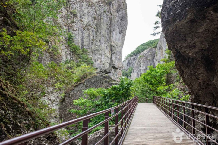 용추_협곡_2_공공3유형.jpg