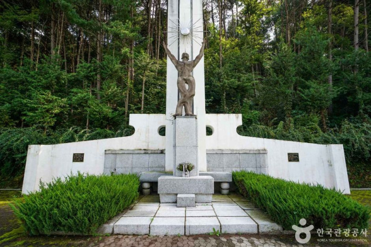 가평_현충탑_3_공공3유형.JPG