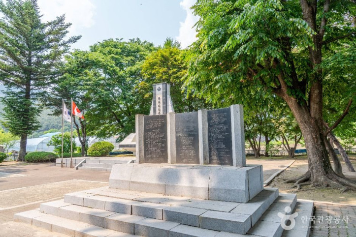캐나다전투기념비_4_공공1유형.jpg