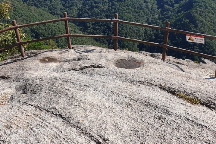 새인봉_(무등산권_국가지질공원)_6_공공3유형.jpg