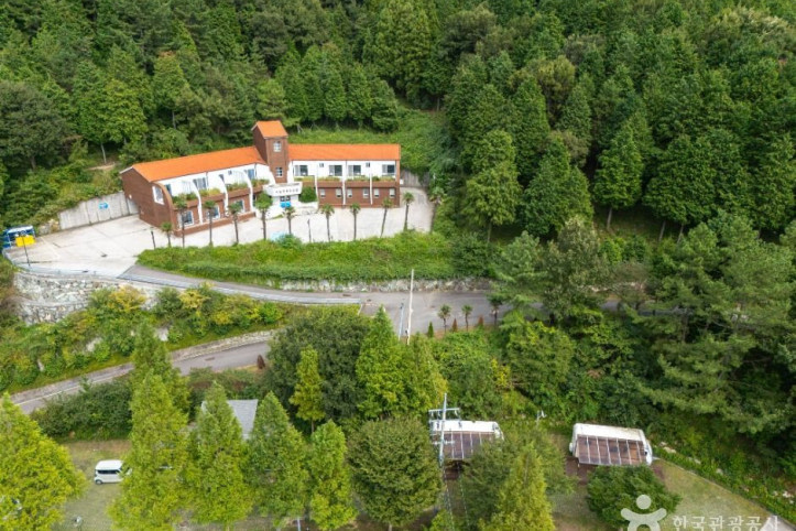 봉황산자연휴양림_5_공공1유형.JPG