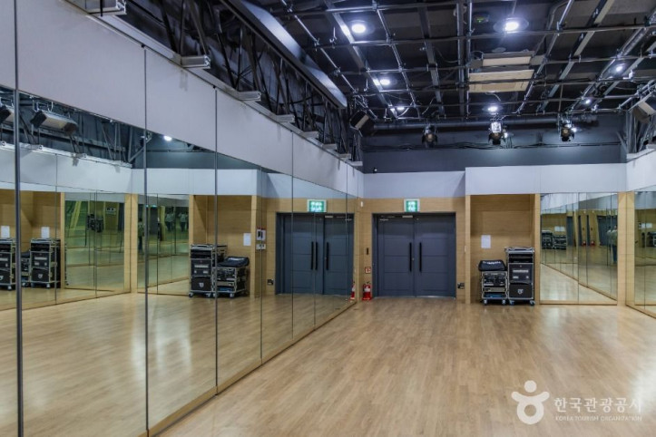 KOCCA콘텐츠문화광장_2_공공1유형.jpg