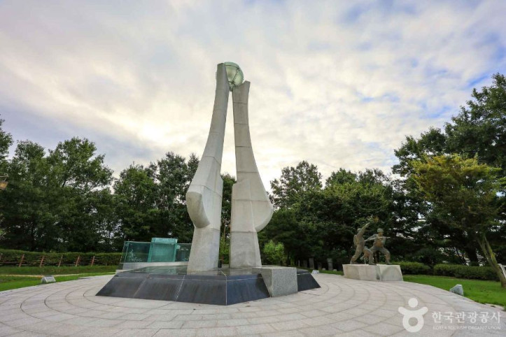 여주_현충탑_5_공공3유형.jpg