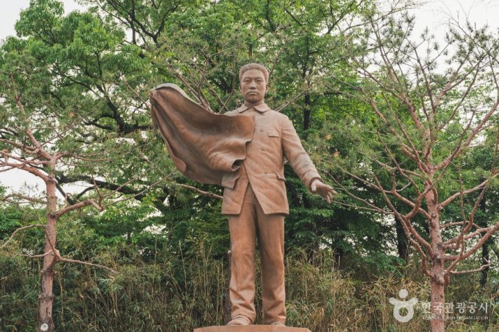 안중근의사_동상_5_공공1유형.jpg