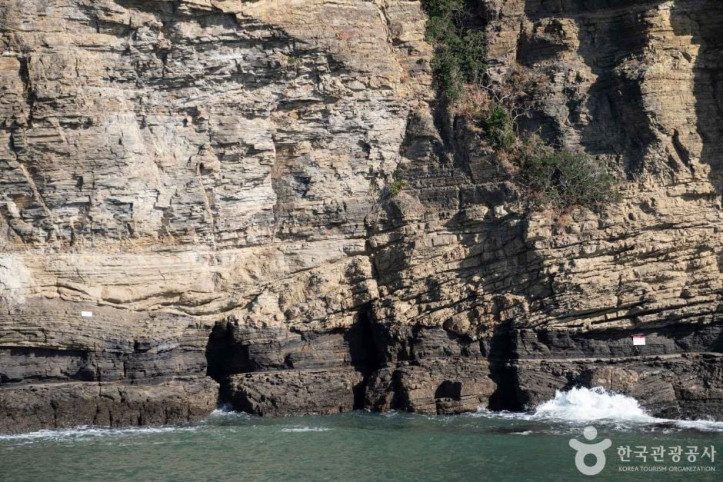 채석강_(전북_서해안_국가지질공원)_5_공공1유형.jpg