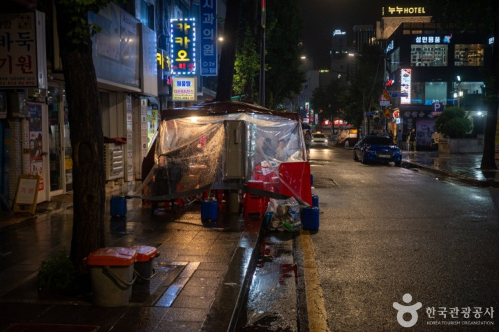 종로3가_포장마차_거리_3_공공3유형.jpg