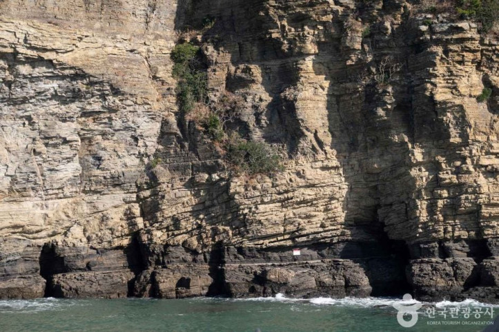 채석강_(전북_서해안_국가지질공원)_3_공공1유형.jpg