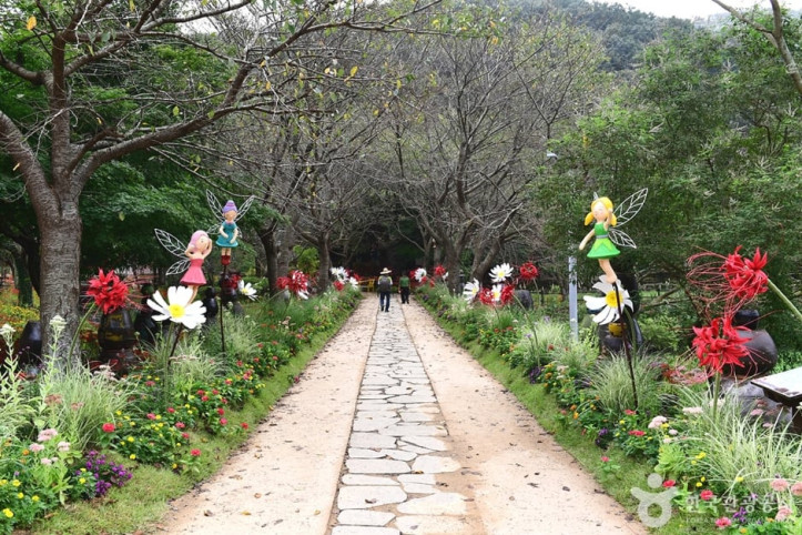 용천사_꽃무릇공원_2_공공3유형.jpg