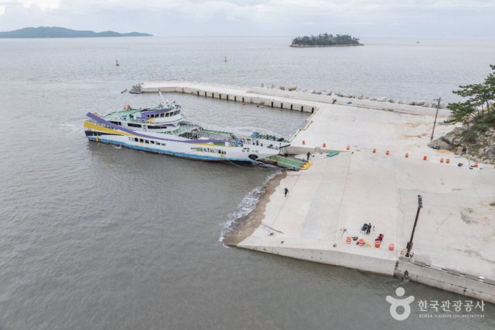 증도_왕바위여객선터미널_6_공공1유형.jpg