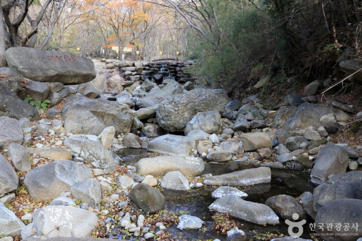 성흥사_계곡_5_공공3유형.JPG