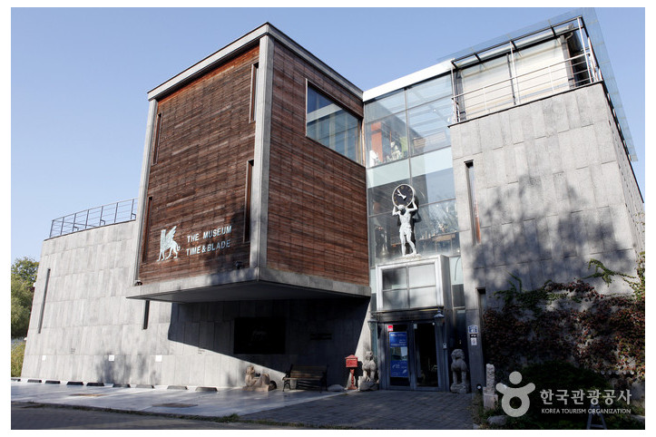 타임앤블레이드_박물관_1_공공3유형.jpg