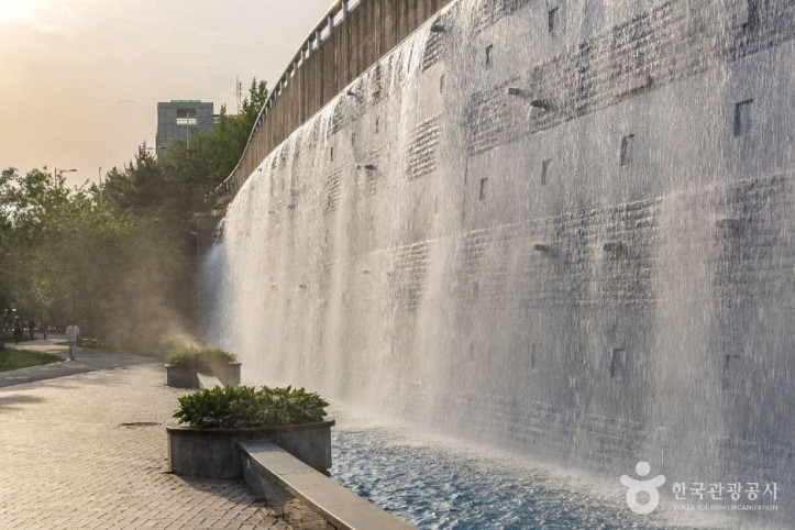 뚝섬한강공원_벽천마당_2_공공1유형.jpg