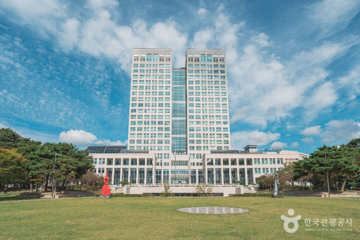 대전광역시청_시민잔디광장_2_공공1유형.jpg