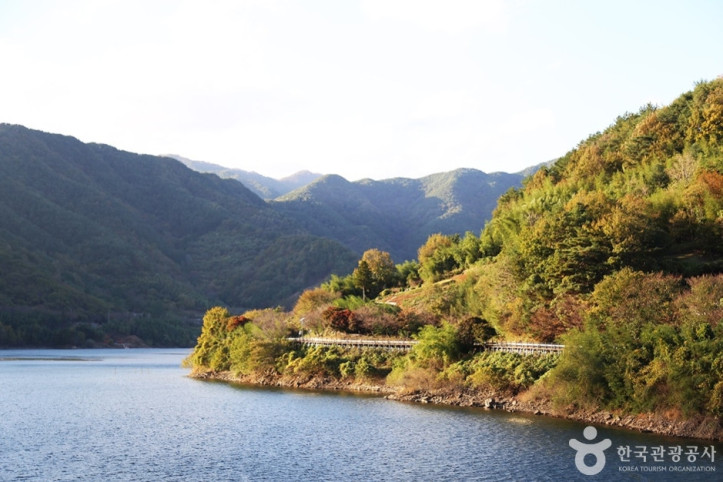 청암_하동호_산중호수길_3_공공3유형.JPG
