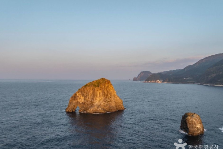 코끼리바위_(울릉도,_독도_국가지질공원)_4_공공1유형.jpg