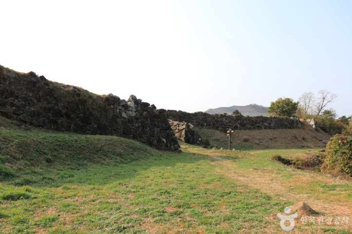 웅천안골왜성_2_공공3유형.JPG