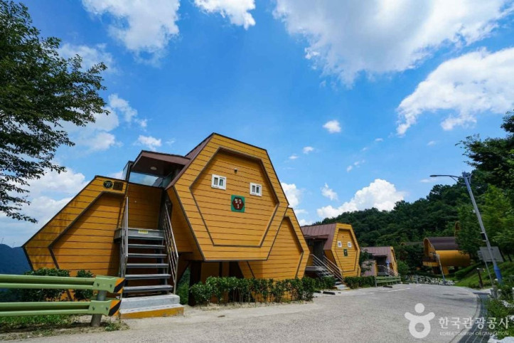 자굴산_자연휴양림_2_공공3유형.JPG