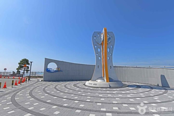 간월도_어리굴젓_기념탑_4_공공3유형.jpg