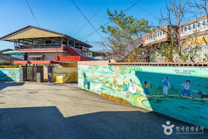 옥천_구읍벽화마을_1_공공1유형.jpg