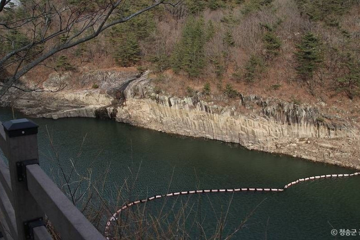 수락리_주상절리_(청송_국가지질공원)_1_공공3유형.jpg