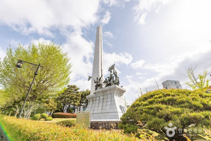충렬탑(부산)_1_공공1유형.jpg