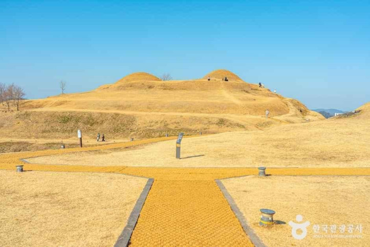 아라가야_고분군_1_공공1유형.jpg