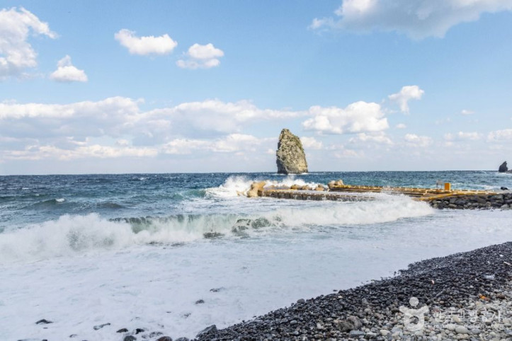 죽암몽돌해안_(울릉도,_독도_국가지질공원)_3_공공1유형.jpg