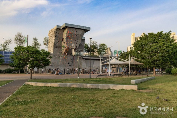 뚝섬한강공원_벽천마당_4_공공1유형.jpg