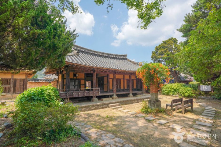 산청_남사리_이씨고가_1_공공1유형.jpg