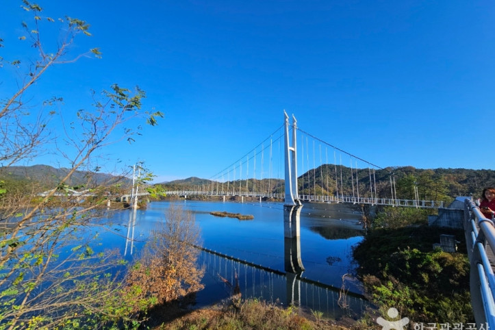 부항댐_출렁다리_3_공공3유형.jpg