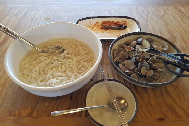 오모리생바지락손칼국수_2_공공3유형.jpg