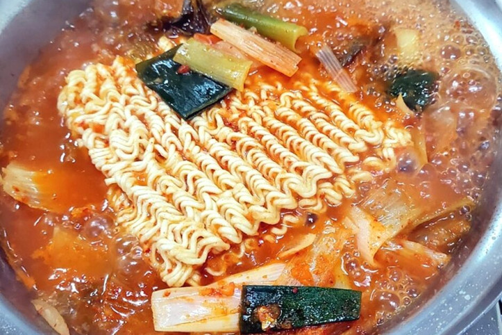 임현숙의이화김치찌개_1_공공3유형.jpg
