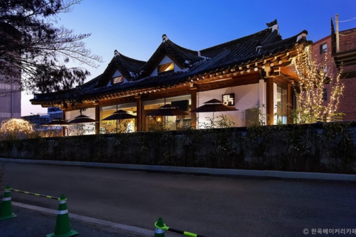 한옥베이커리카페_1_공공3유형.jpg