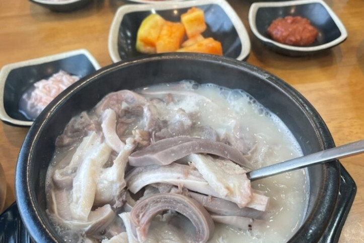 돼지마을순대국_4_공공3유형.jpg