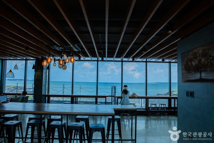 온더스톤_브런치카페_제주성산점_10_공공3유형.jpg