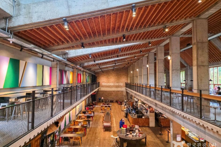 테라로사_커피공장_4_공공1유형.jpg