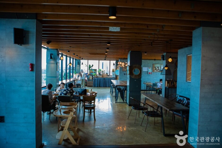 온더스톤_브런치카페_제주성산점_6_공공3유형.jpg