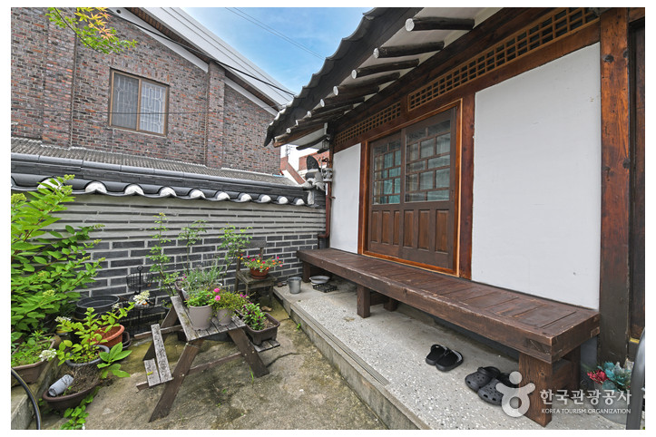 봉황재_한옥_게스트하우스_1_공공3유형.jpg
