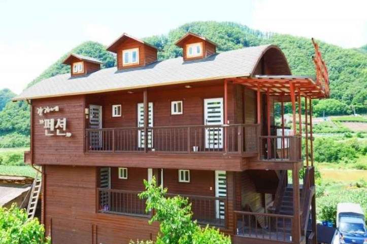 강가에_하얀집_펜션_4_공공3유형.jpg