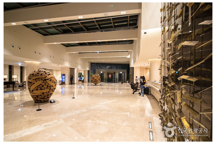 랜딩관_제주신화월드_호텔_앤_리조트_3_공공3유형.jpg